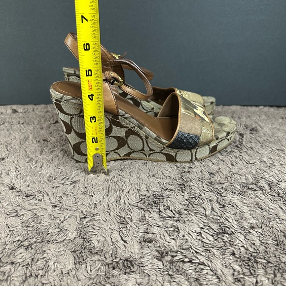 Coach Heels - Picture 3 of 8